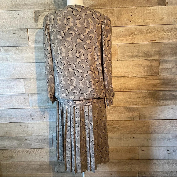 Vintage Camillia women’s taupe drop  waist‎ dress in size 10 - Picture 3 of 13